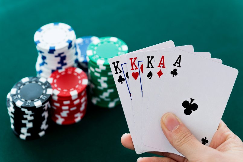Bluff trong Poker là gì? Có thật sự khó và phức tạp như các bạn nghĩ