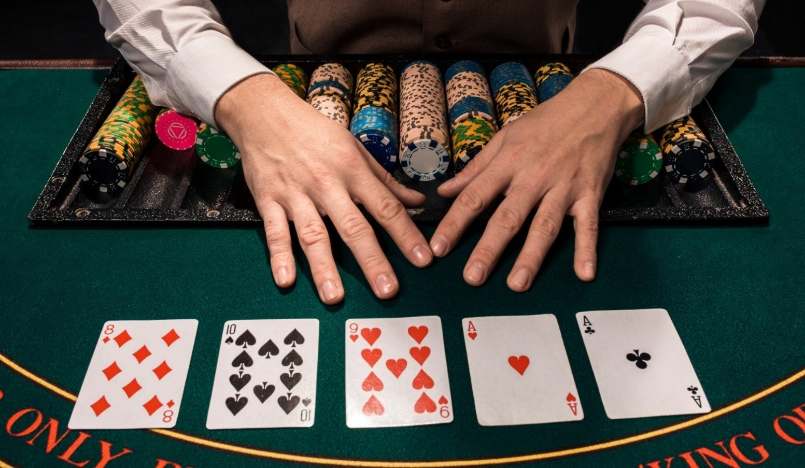 Những chiến thuật thường gặp nhất khi bluff trong Poker là gì?- Là Semi bluff và Poker bluff